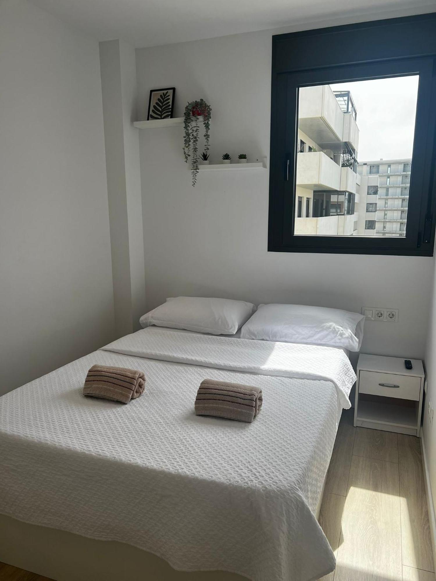 Confortable Habitacion Doble - 2 Sant Adria de Besos Εξωτερικό φωτογραφία
